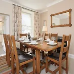 4 Bed In Sz220