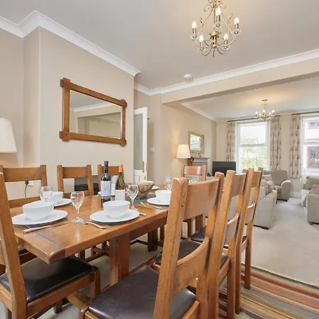 4 Bed In Sz220 Holiday home