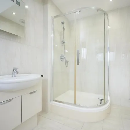 4 Bed In Oc-sz220 Дом отдыха *